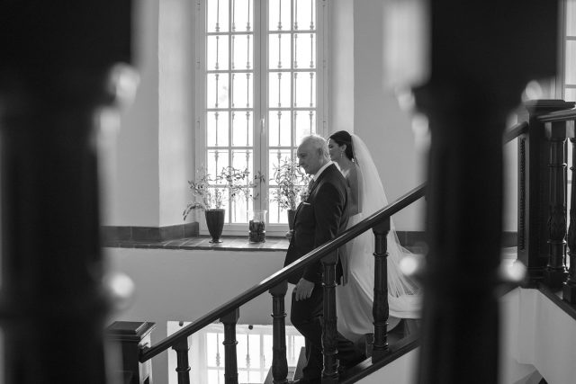 Los nervios de los momentos previos siempre se aguantan mejor de la mano de los que más quieres. 
.
.
.
@juliabs2 
@haciendaelroso